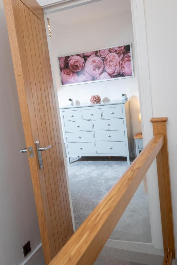 Lola'S Loft With Lake Views - Central Bowness - Pet Friendly Exteriör bild
