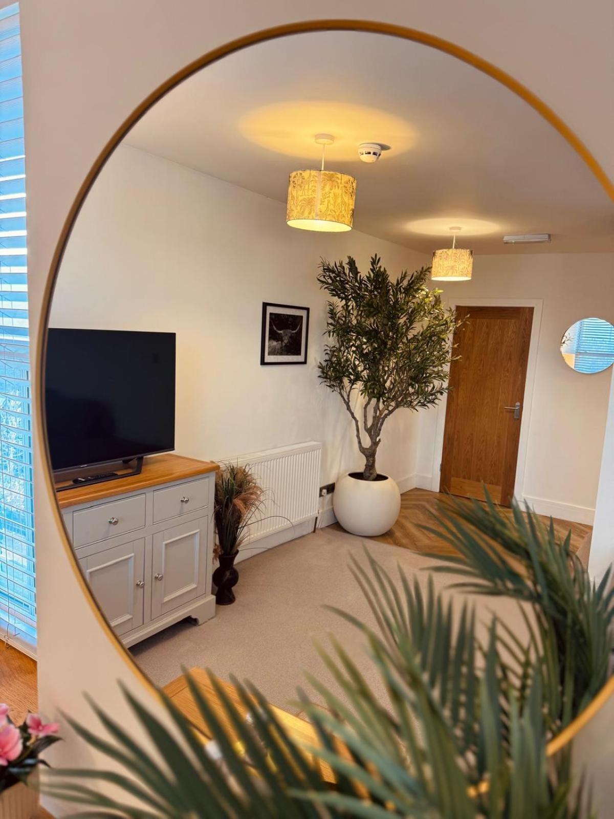Lola'S Loft With Lake Views - Central Bowness - Pet Friendly Exteriör bild